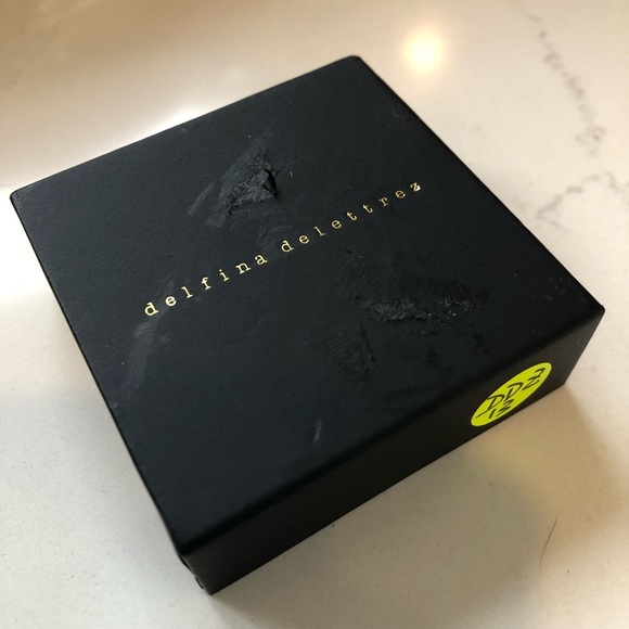 Delfina DELETTREZ, Gold "Lips Piercing" RING with Pearl Sold Out Light Pink +box - Picture 4 of 4